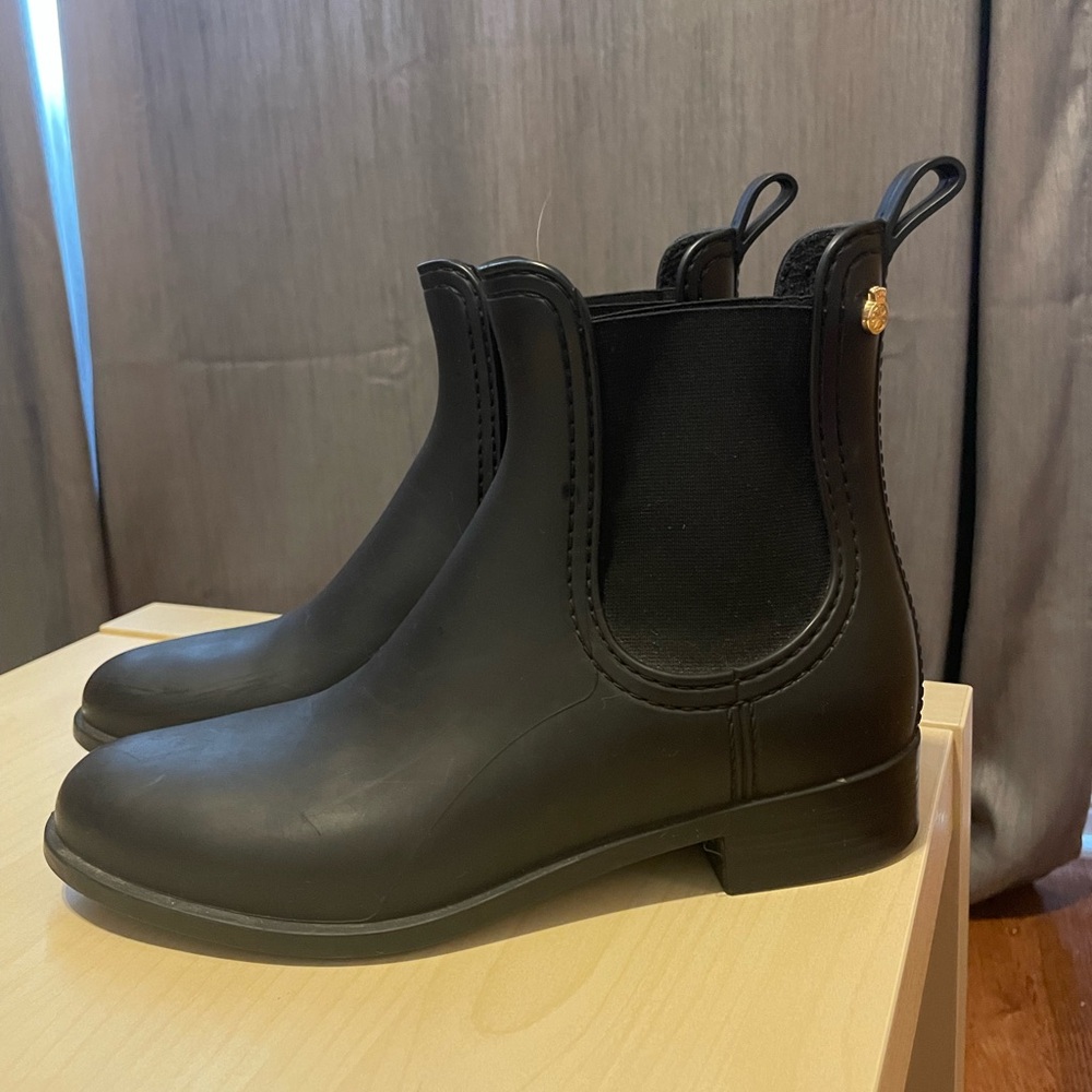 Matte Black LemonJelly size 7 ankle boot